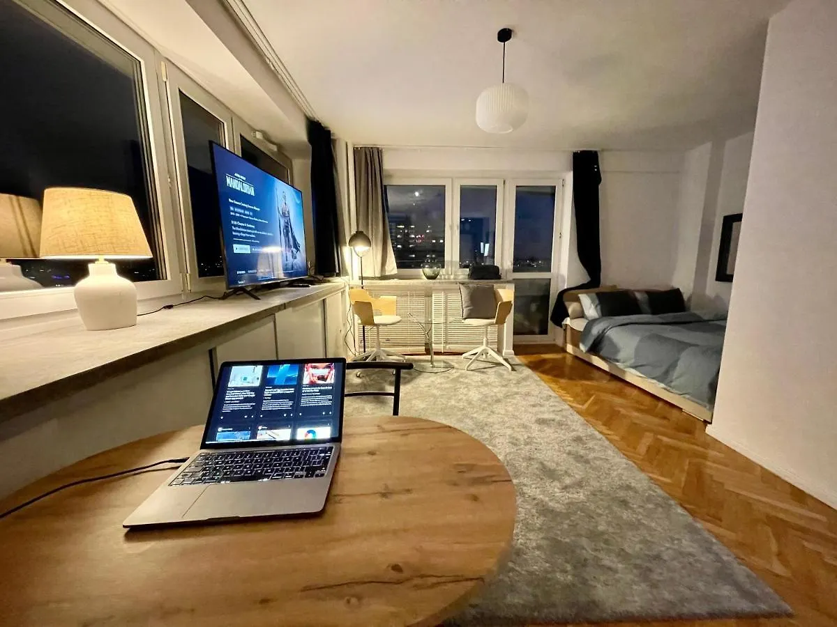 Super Grey 2 Metro Fast Wifi 65'Tv Netflix Hbo Appletv+ Lägenhet Warszawa